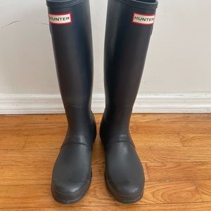 Hunter Original Tall Rain Boot size 7 Navy Blue